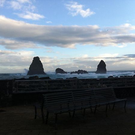 B&B Ciclopi Aci Castello Extérieur photo