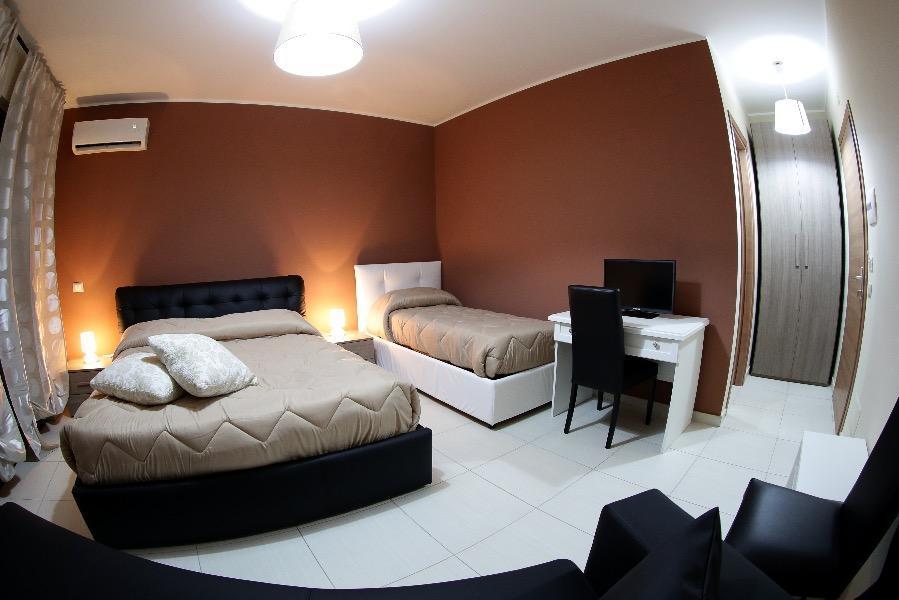 B&B Ciclopi Aci Castello Extérieur photo