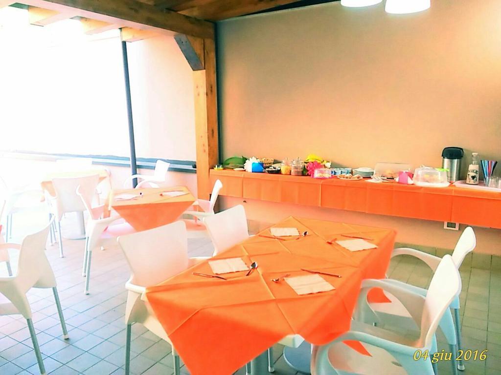 B&B Ciclopi Aci Castello Extérieur photo